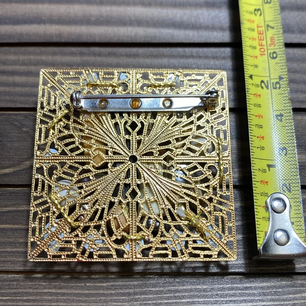 Vintage gold-tone collage brooch featuring various beads and gemstones - Picture 7 of 8